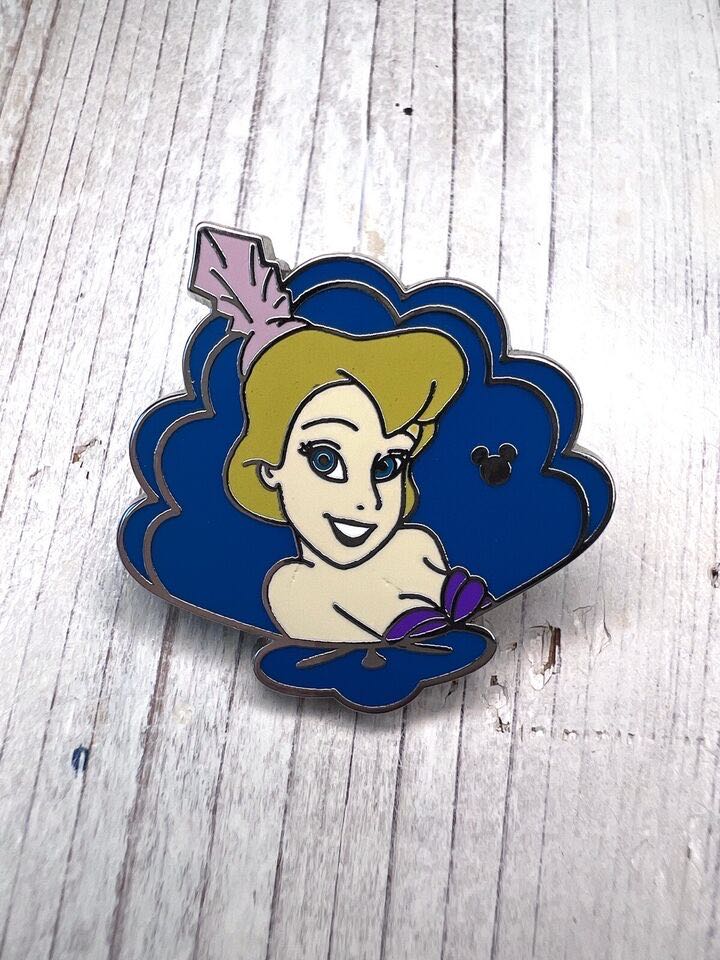 Narnia Disney Double Sided Pin With Original Backing Excellent Condition