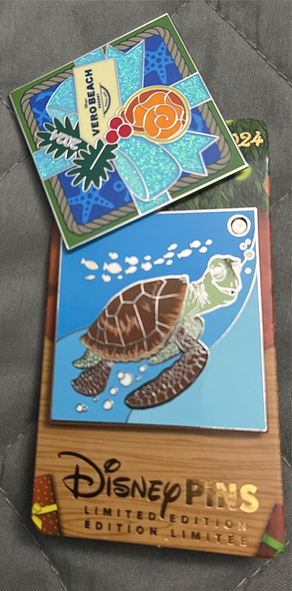 Christmas Vero Beach Resort Pin - Hotel pin collectible [Barcode 400983670502] - Main Image 2