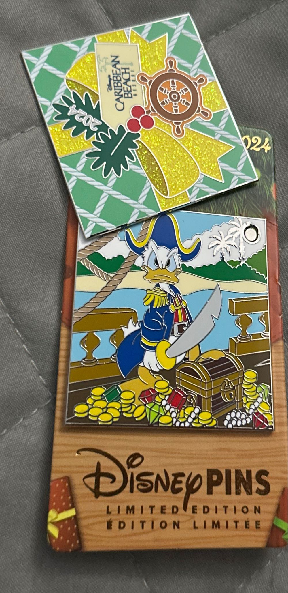 Christmas Caribbean Beach Resort Pin - Hotel pin collectible [Barcode 400983670557] - Main Image 2