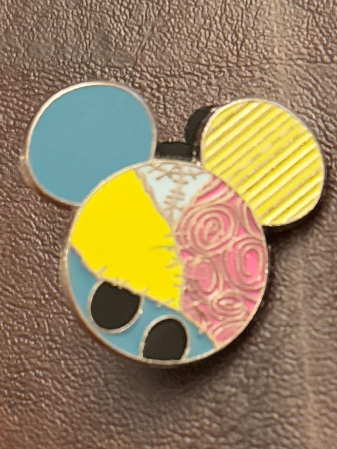 Dumbo - Sitting - Happiest Collection on Earth Palm