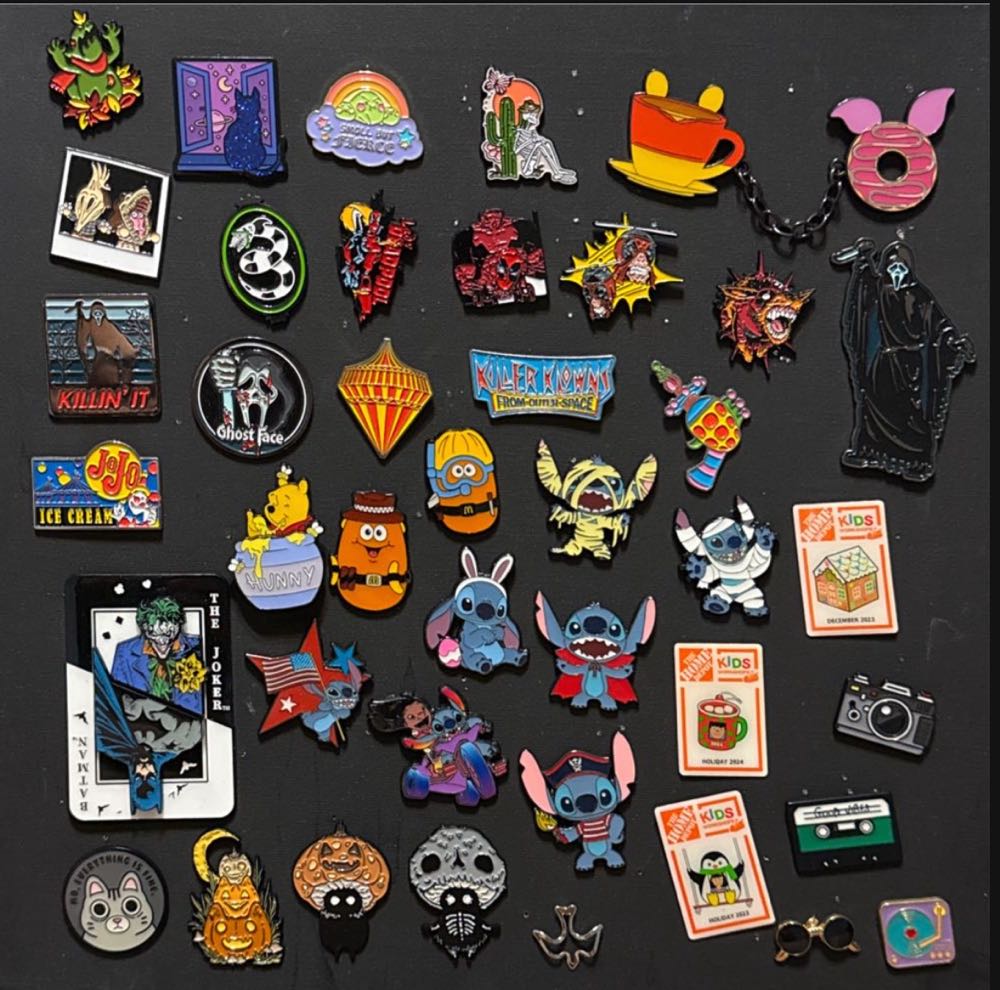 Lot 9  pin collectible - Main Image 2