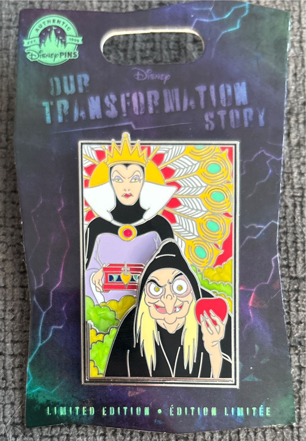 Evil Queen Old Hag Our Transformation Story Evil Queen Old Hag - Disney Pin pin collectible [Barcode 400945070104] - Main Image 3