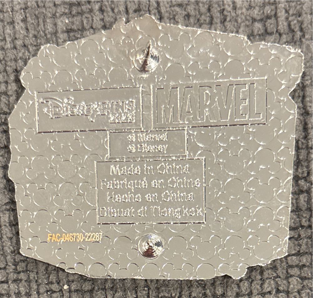 Disney Parks Marvel Loki Family - Disney Pin pin collectible [Barcode 400953668010] - Main Image 2