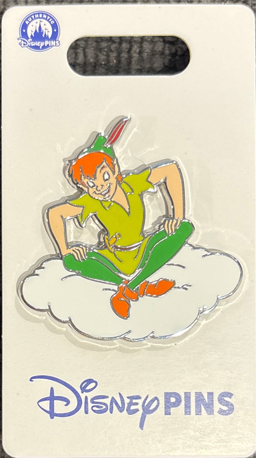 Peter Pan Sitting On A Cloud - Disney pin collectible [Barcode 400987020020] - Main Image 3