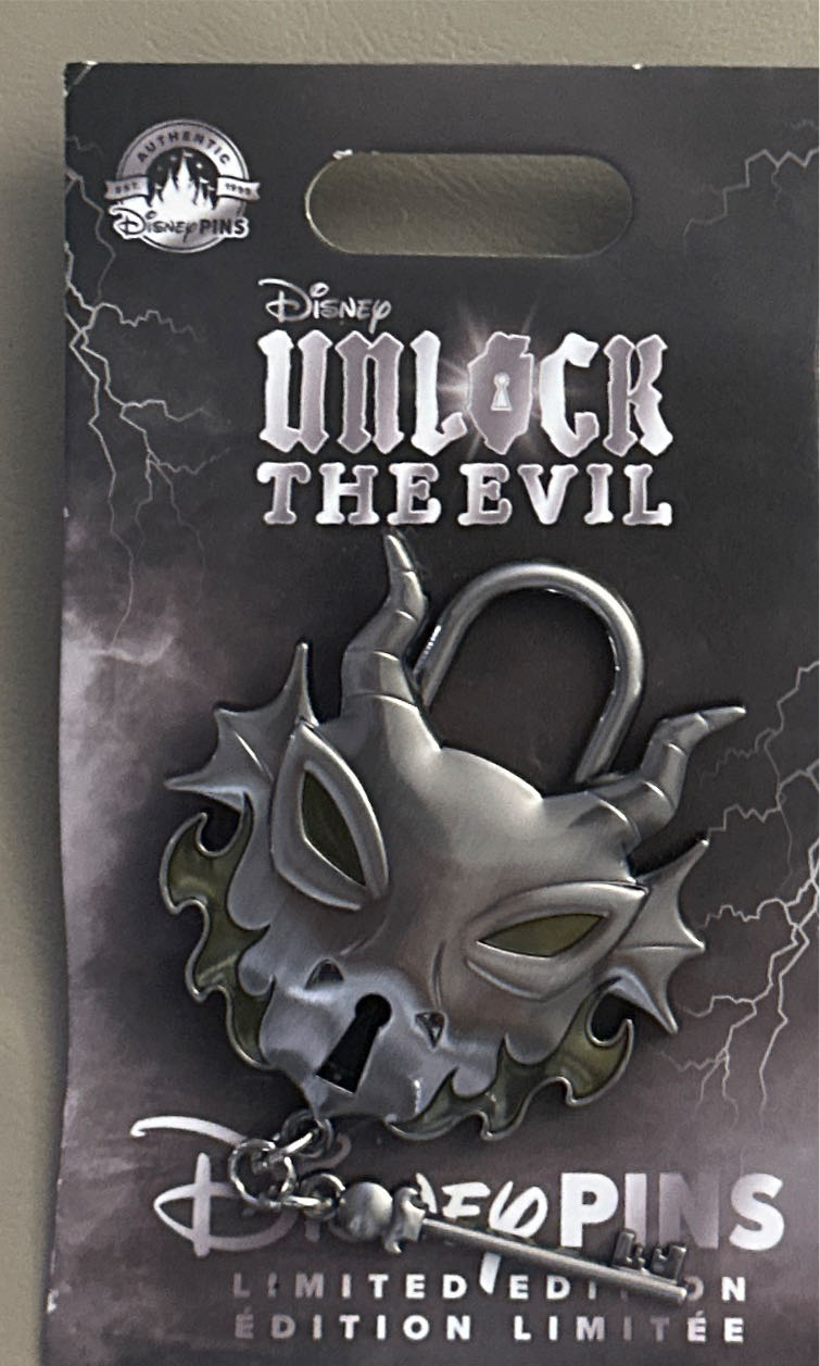 Christmas 2024 Resorts Holiday Collection Olaf Old Key West