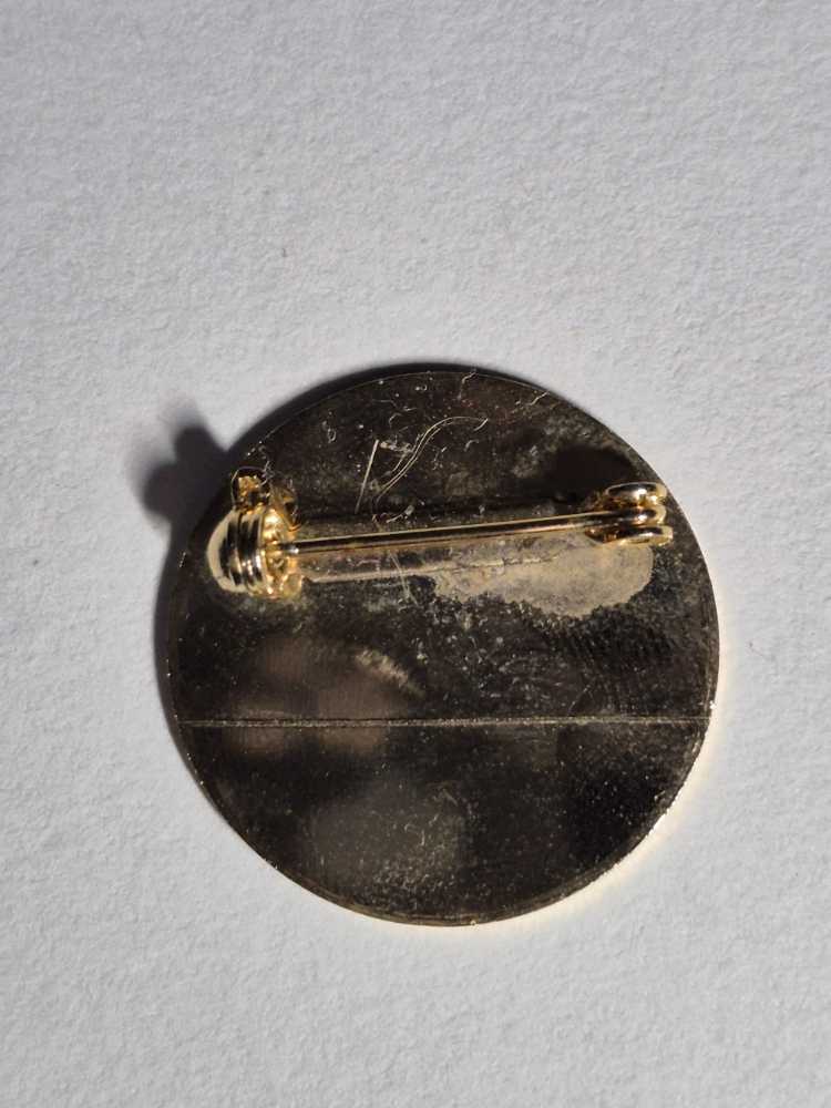 Alzafar Mom 1989 - Enamel Brooch pin collectible - Main Image 2