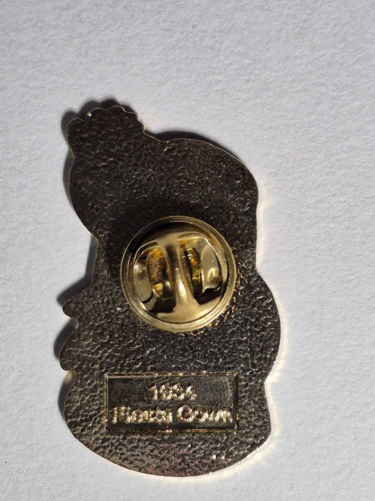 Witte Museum 2002 - Gold Plated Hard Enamel pin collectible - Main Image 2