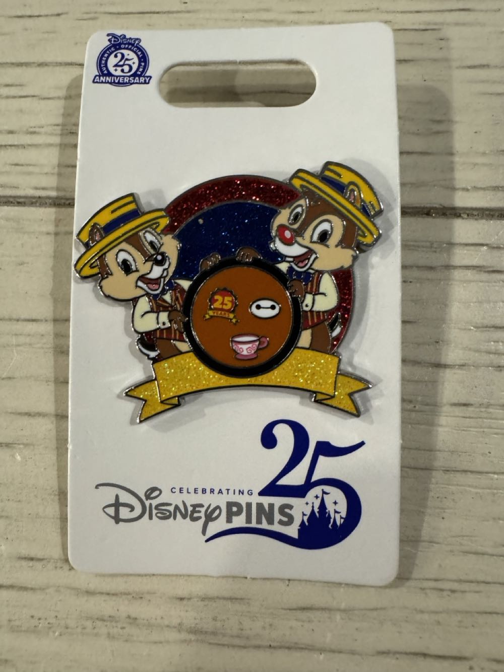 25 Years Of Pin Trading - Chip and Dale - Cloisonné enamel pin pin collectible [Barcode 400989019770] - Main Image 2