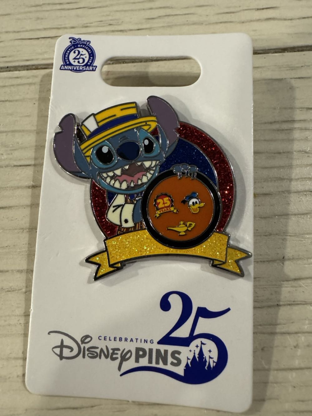 25 Years Of Pin Trading - Stitch - Disney Pins Limited Release pin collectible [Barcode 400989019503] - Main Image 2