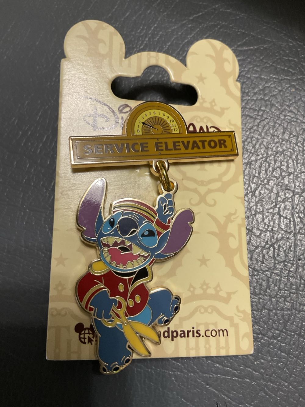Disney Pin Epcot Festival Of The Holidays Passholder