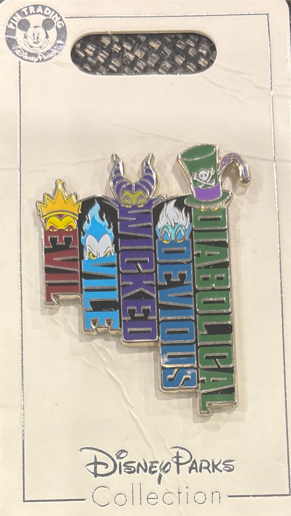Villains  pin collectible [Barcode 400922813427] - Main Image 3
