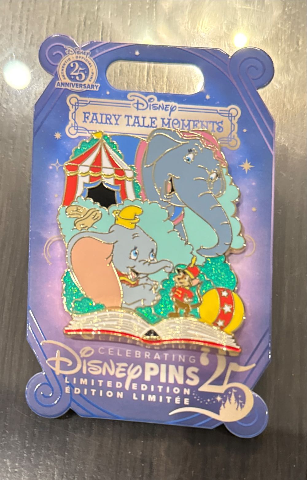Dumbo - Fairy Tale Moments - Fairy Tale Moments pin collectible [Barcode 400986370485] - Main Image 2