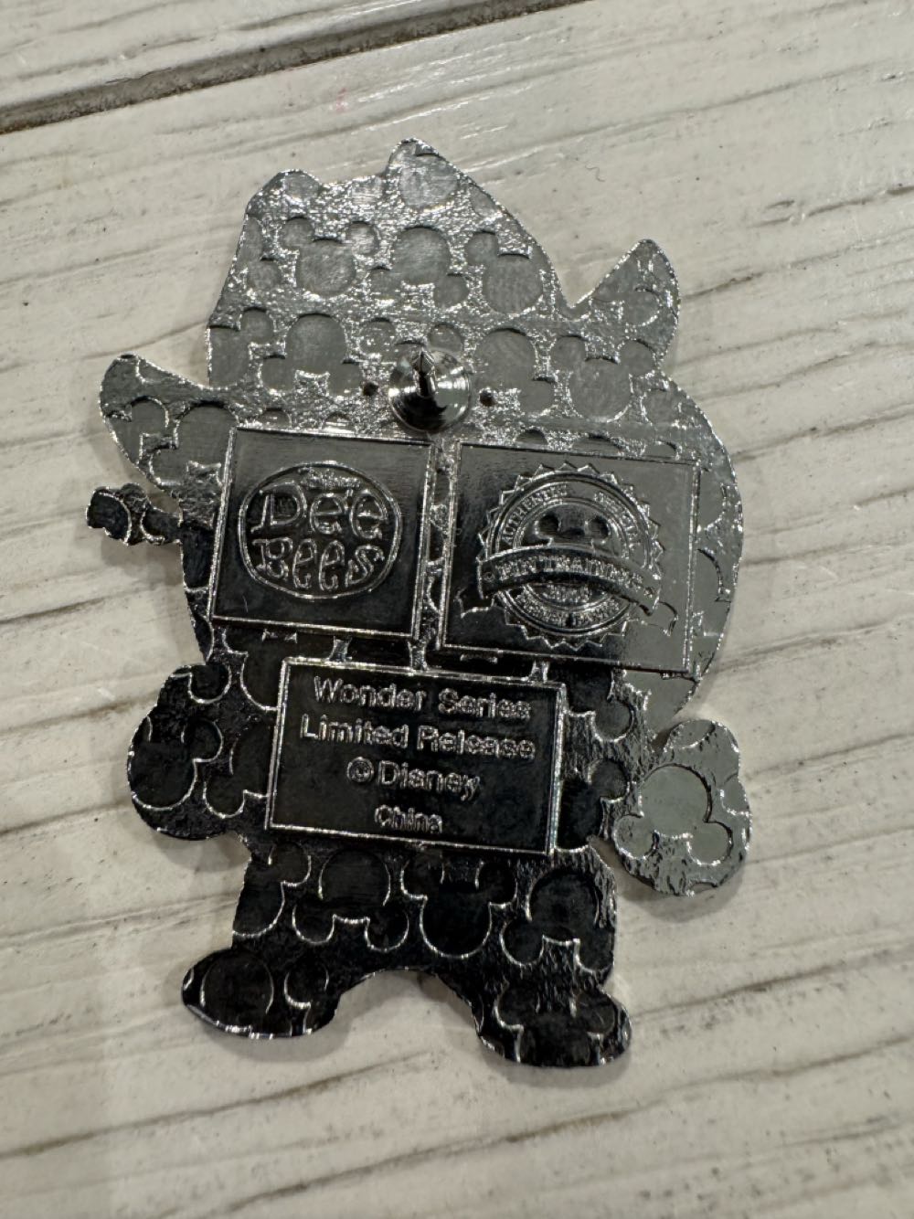 Frontieree, DeeNee Series  pin collectible - Main Image 2