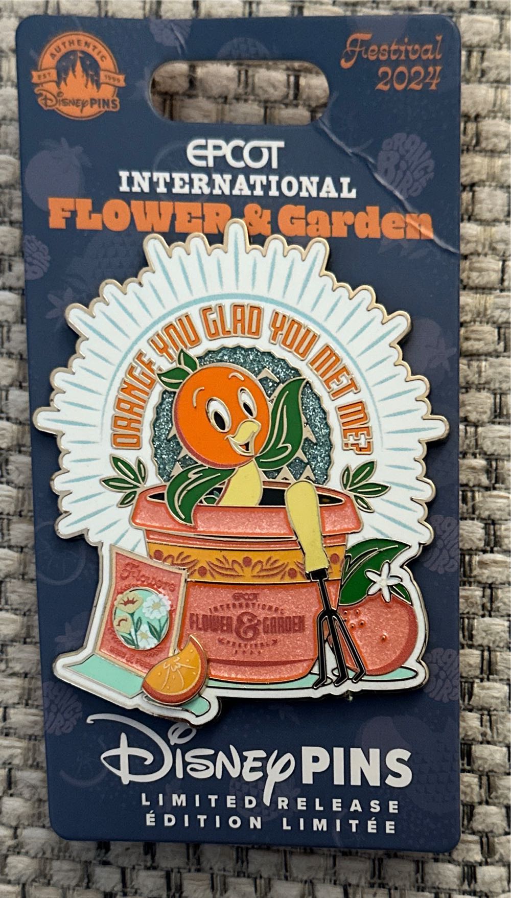 Hogwarts Crest - Gold