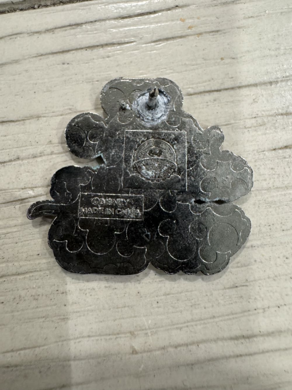 Mickey Mouse, run Disney red, white and blue  pin collectible - Main Image 2