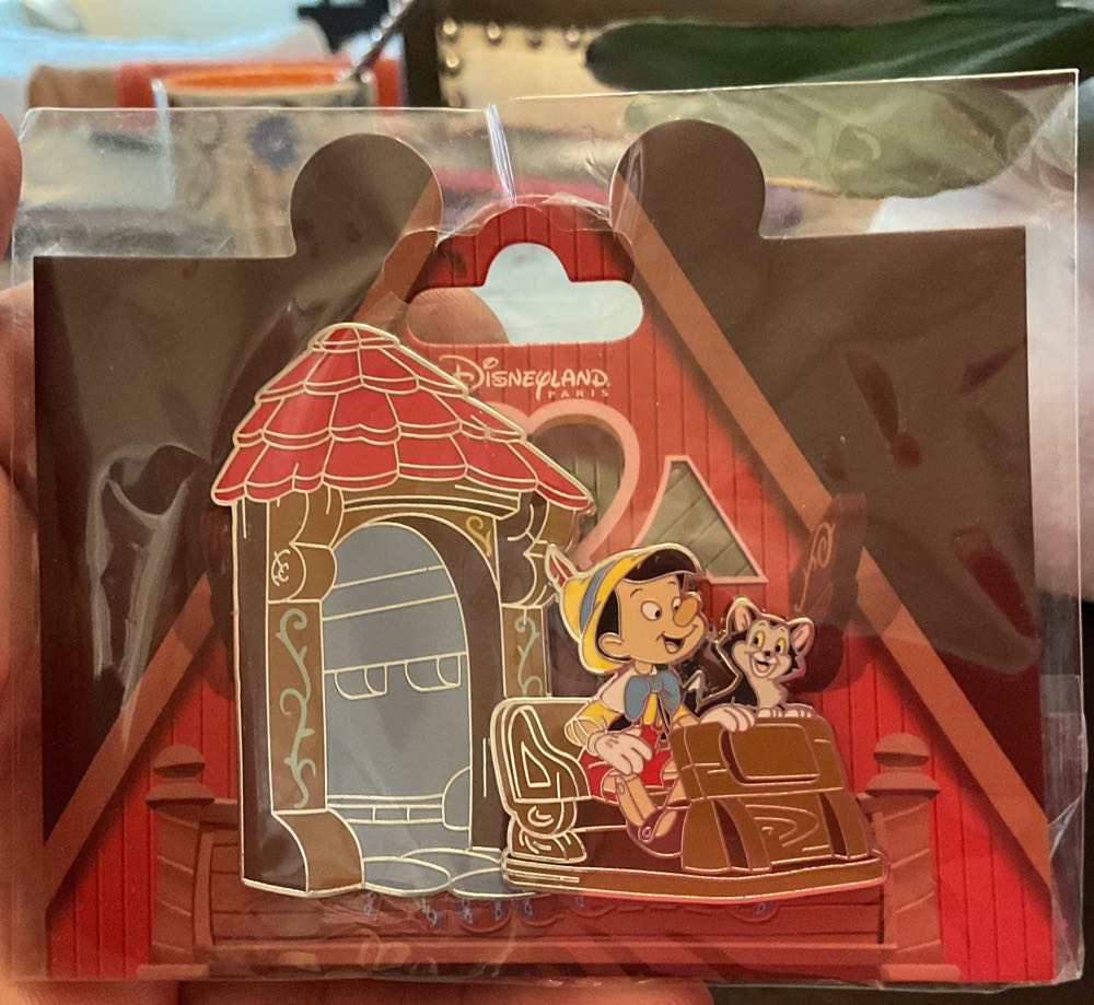 St. Patrick’s Day 2025: Stitch (on Slider) In Pot Of Gold