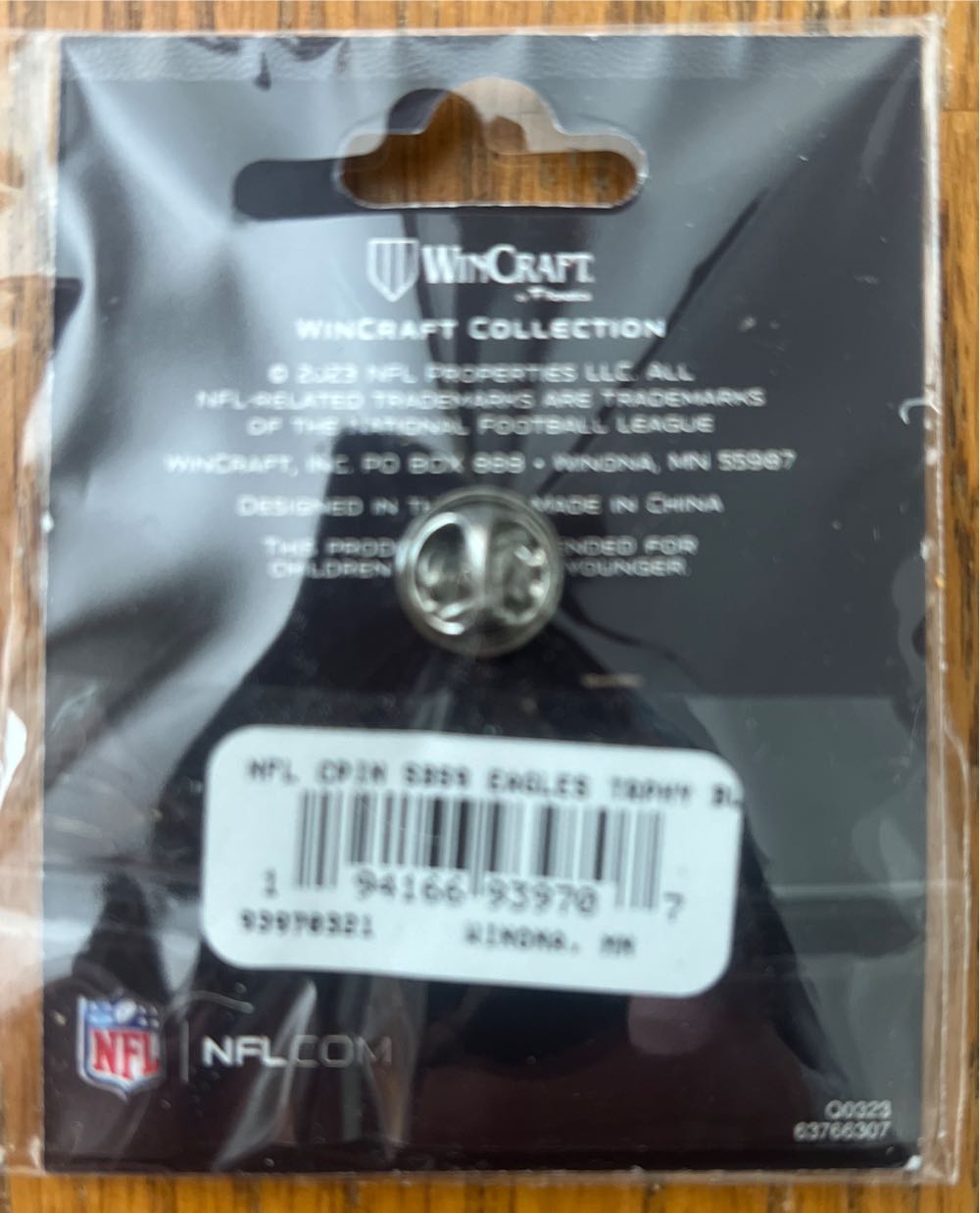 Super Bowl Champions Philadelphia Eagles Collector Pin ...  pin collectible [Barcode 194166939707] - Main Image 2