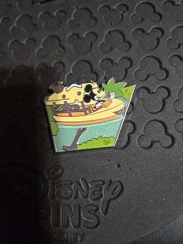 Llywellyn Deluxe Enamel Pin