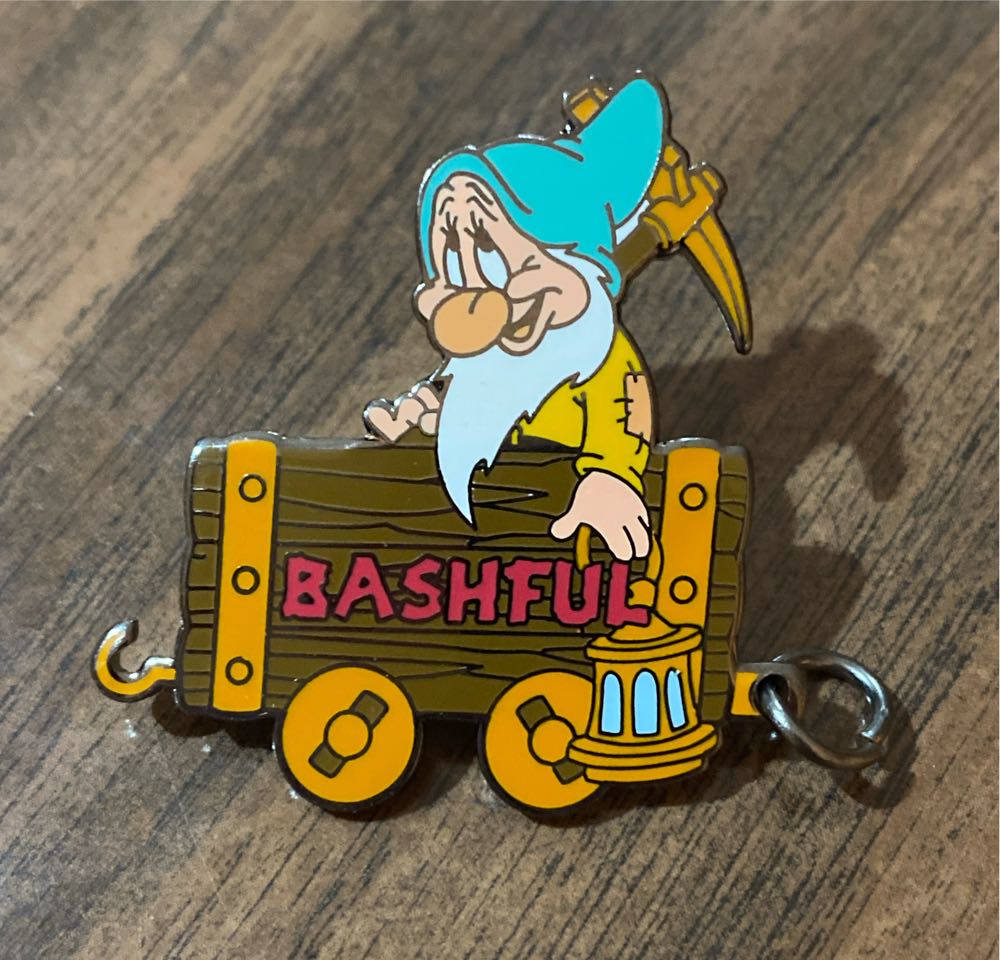 27773 Halloween Villain Silhouettes Ursula