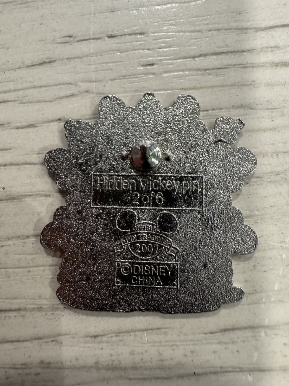 Minnie Mouse Snowman In Front Of Snowflake  pin collectible - Main Image 2