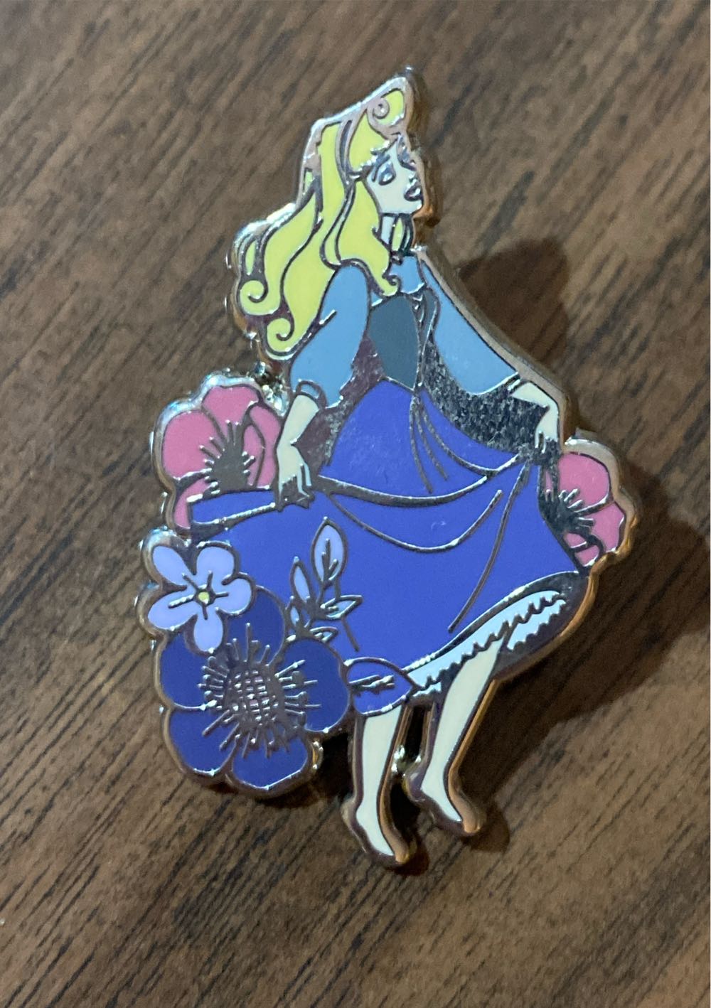 Sdcc Exclusive Ucc Chainsaw Man Pochita Enamel Pin Le 230 500