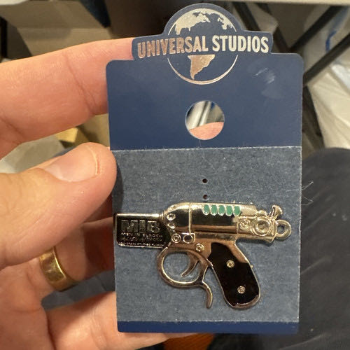 Pinpics | Free Disney Pin Trading Database