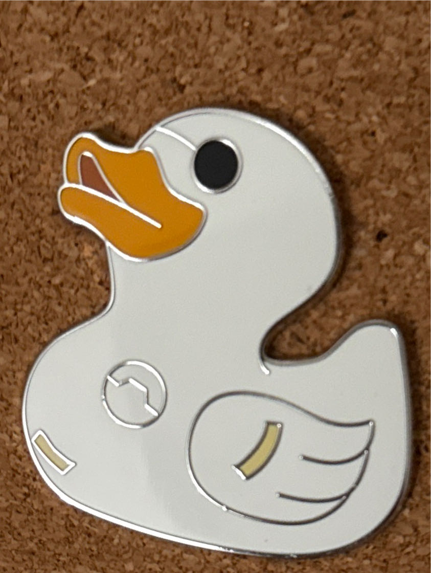 Ducks Of Disney - Angel - Enamel pin collectible [Barcode 400988019702] - Main Image 3