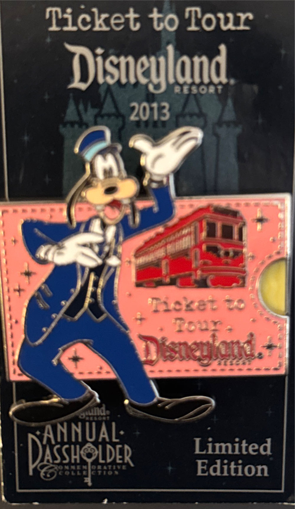 DCL Wish D23 W. Capt Minnie