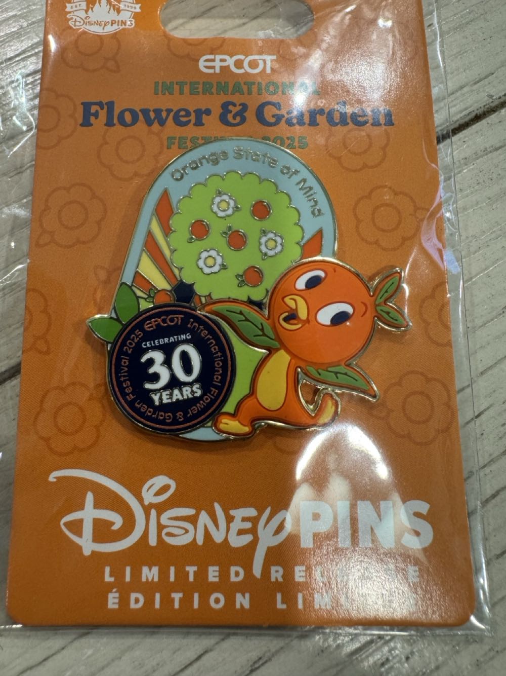 Epcot Flower & Garden  pin collectible [Barcode 438013645404] - Main Image 2