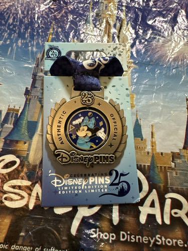 Disney’s Wilderness Lodge Embroidered Bear Pin Official Pin Trading New 1.5”