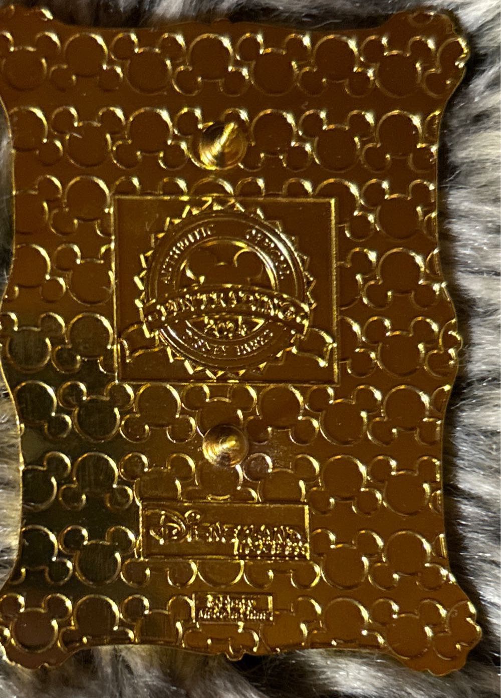 Disneyland Paris Phantom Manor Minnie Mouse Pete Haunted Mansion Framed Pin - Disney Pin pin collectible [Barcode 2078010250188] - Main Image 2