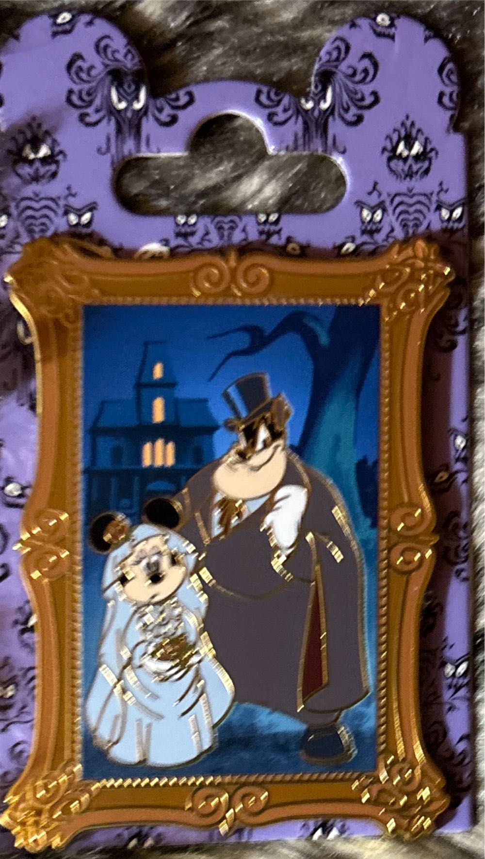 Disneyland Paris Phantom Manor Minnie Mouse Pete Haunted Mansion Framed Pin - Disney Pin pin collectible [Barcode 2078010250188] - Main Image 3
