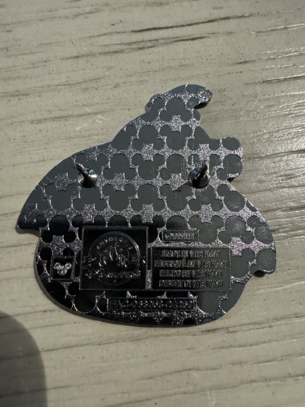 Duck, Dumbo  pin collectible - Main Image 2