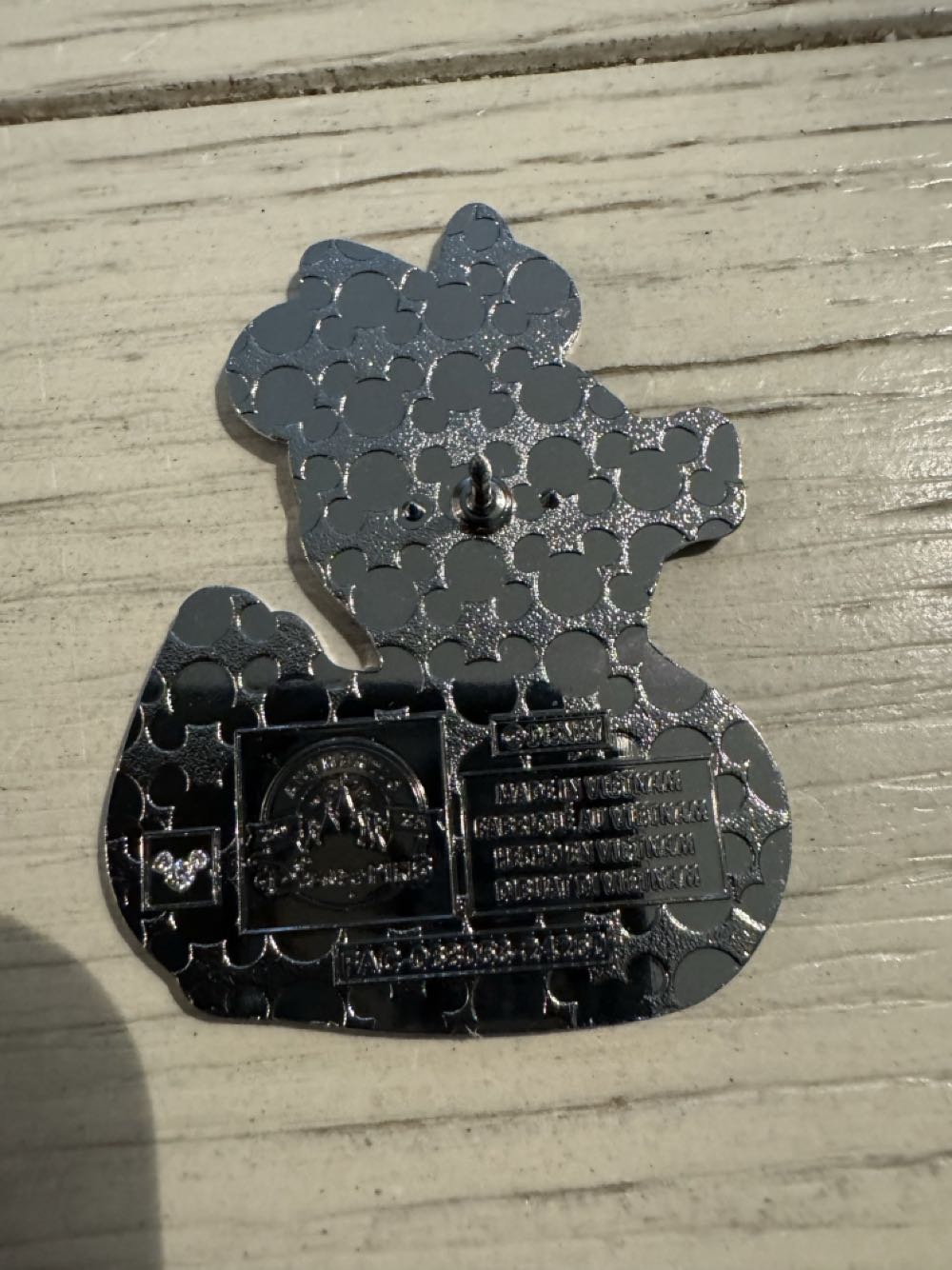 Duck, Minnie Mouse  pin collectible - Main Image 2