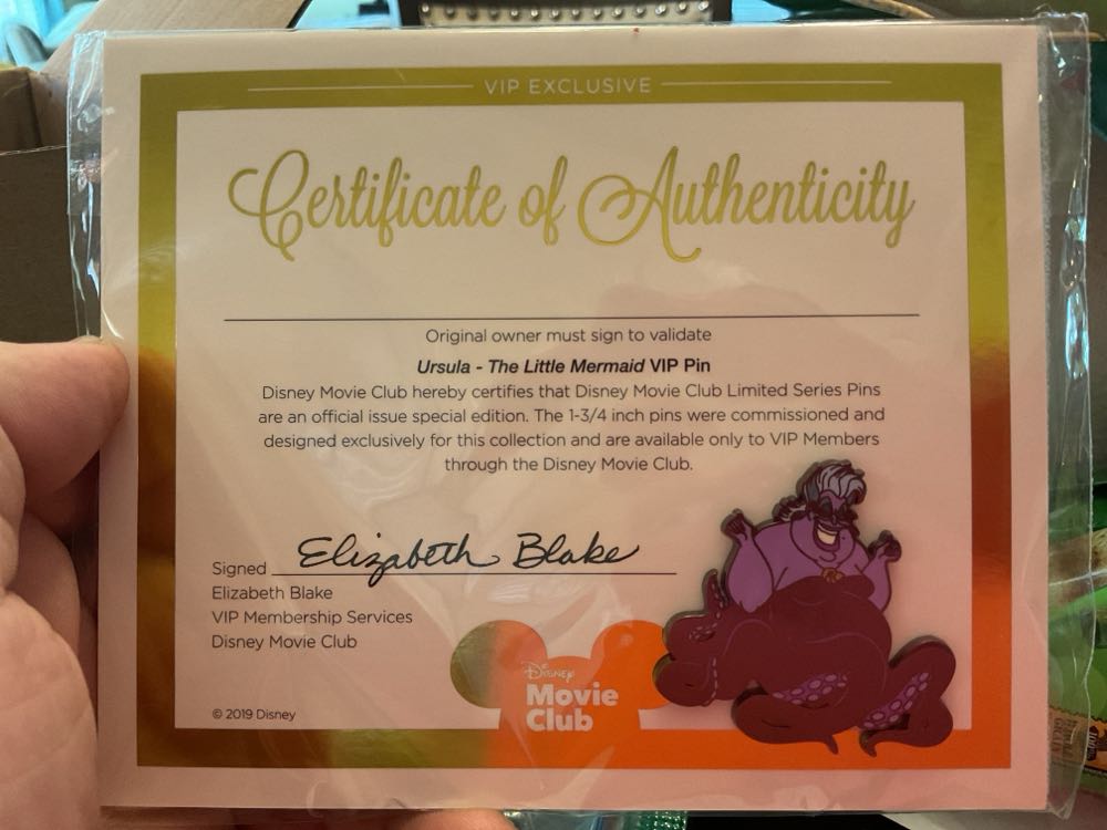 Toy Story Land Alien In Claw