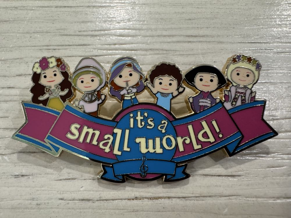 DLP It’s A Small World  pin collectible [Barcode 2078010231514] - Main Image 2