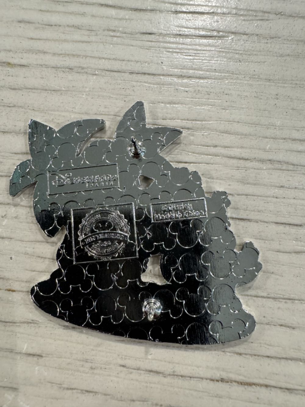 DLP Disneyland Paris It’s A Small World Chip N Dale  pin collectible [Barcode 2078010240974] - Main Image 3