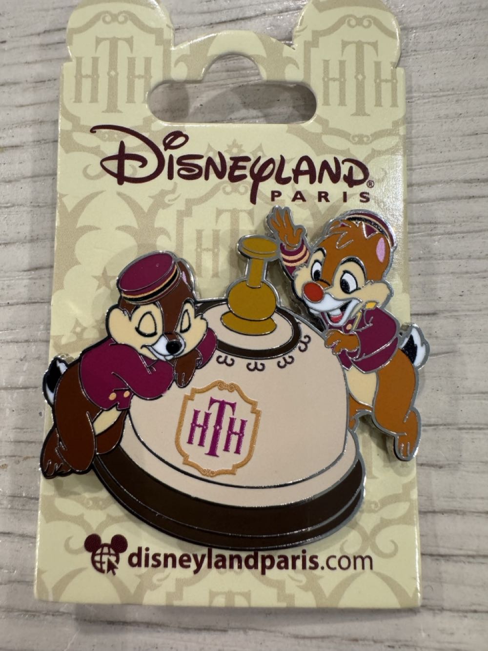 Pokémon Center: Pixel Pins Pikachu & Raichu