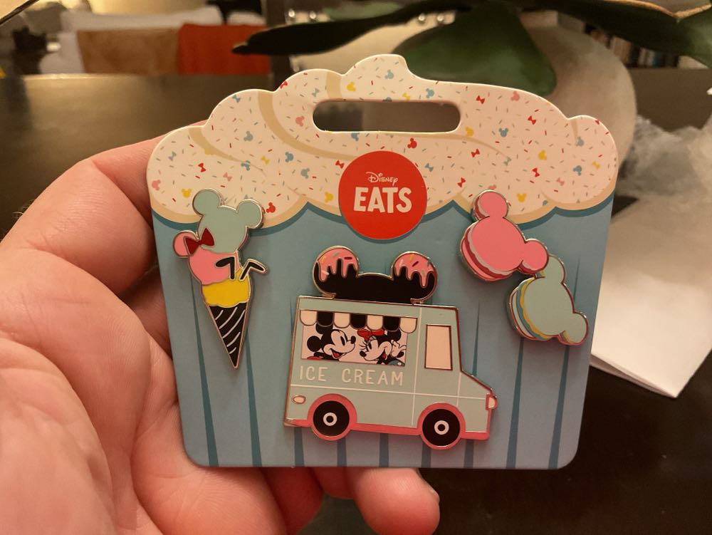 Disney Wdw Christmastime In The City Mickey Pluto Limited Edition Pin