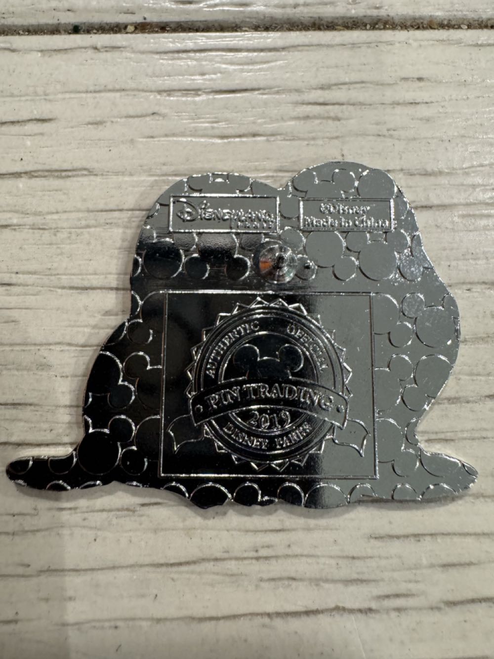 DLP, Dumbo Sitting  pin collectible - Main Image 2