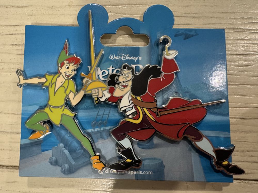 Luke Skywalker And Darth Vader Light Up Jumbo Pin