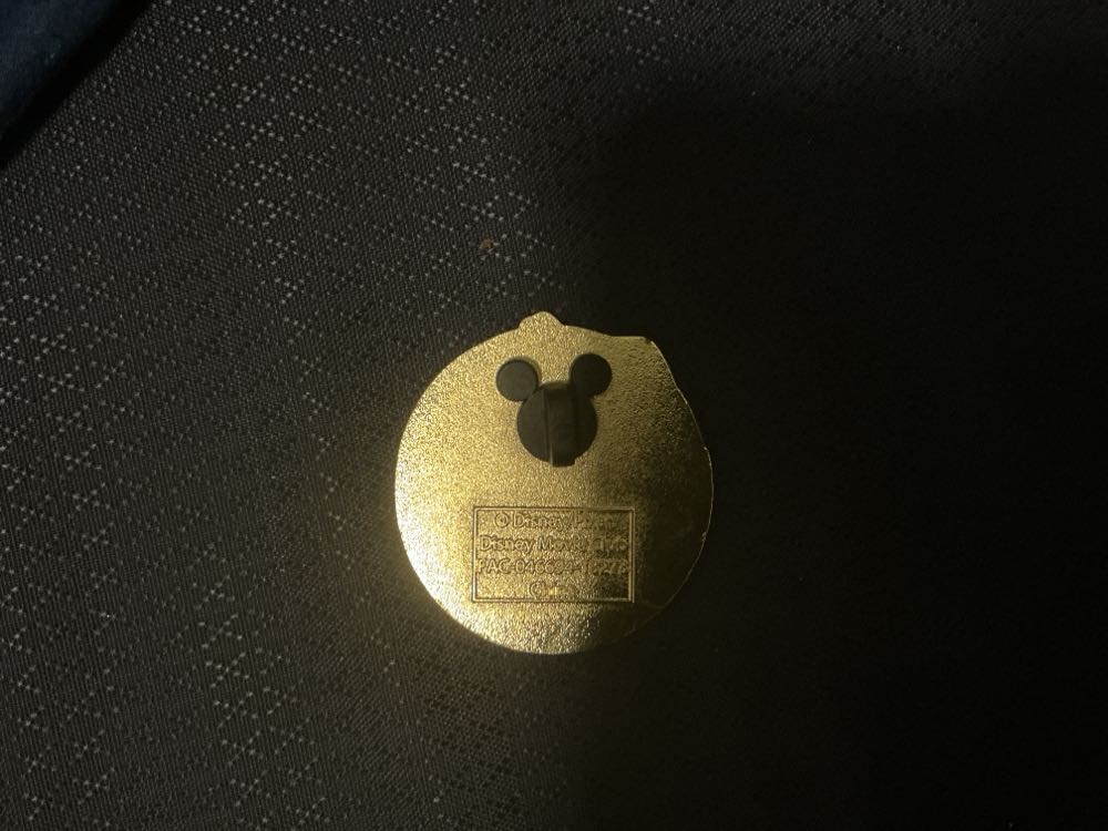 Disney Movie Club Incredibles 2 - Mr. Incredible  pin collectible - Main Image 2