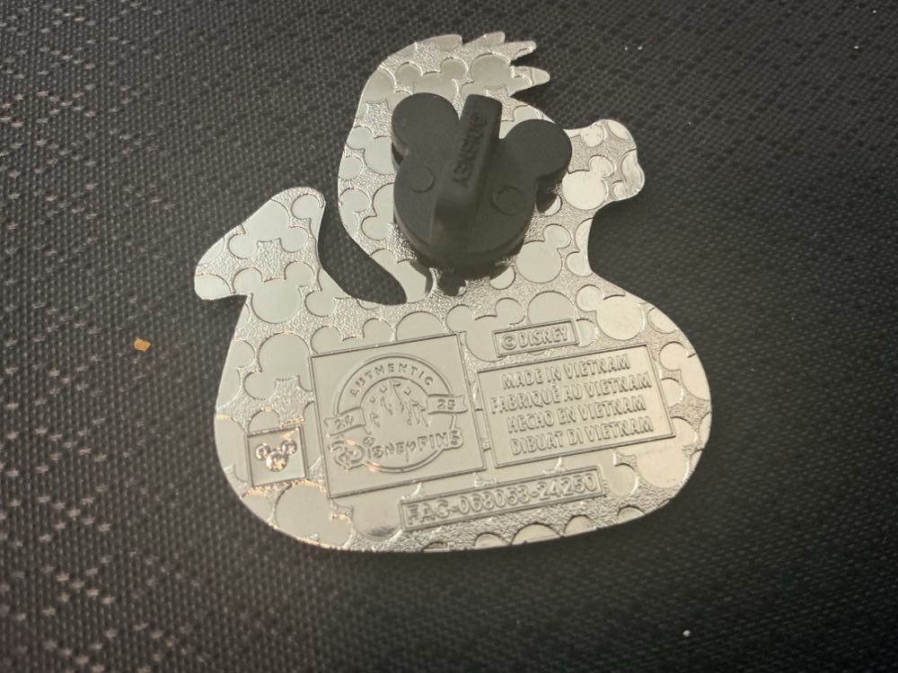 Flounder - Ducks of Disney - Rubber Duckies - Mystery - Little Mermaid  pin collectible - Main Image 2