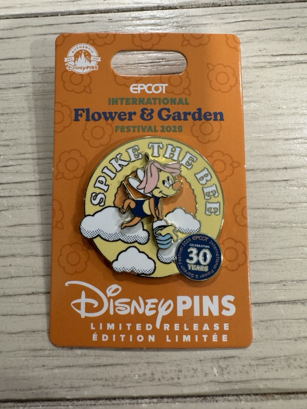 Flower & Garden 2025 Spike The Bee Epcot - Limited Release pin collectible [Barcode 400987318462] - Main Image 2