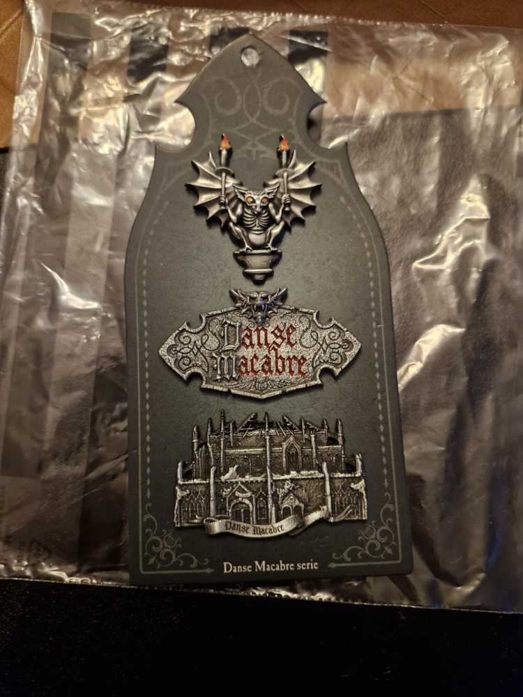 Efteling Danse Macabre  pin collectible [Barcode 8718503821245] - Main Image 2