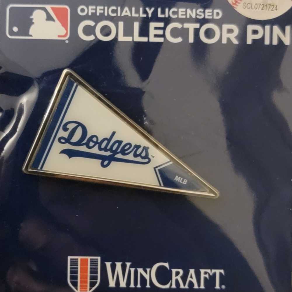 DSSH Haunted Mansion Statue 3