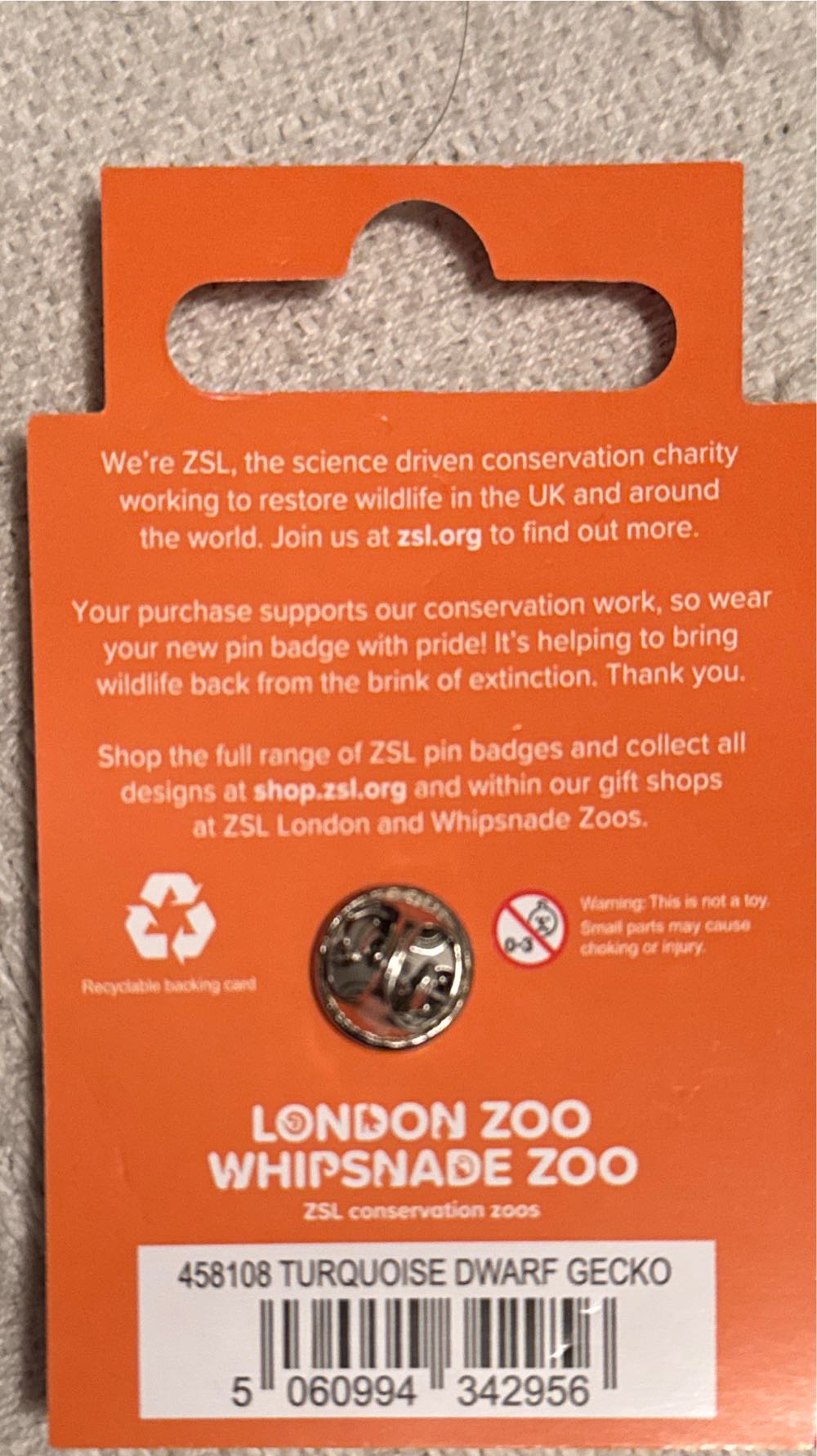 ZSL - Turquoise Dwarf Gecko - Lapel pin collectible [Barcode 5060994342949] - Main Image 2