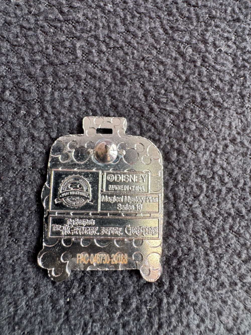 Wdw Dlr Magical Mystery Series 16 Luggage Belle  pin collectible [Barcode 400929063412] - Main Image 3