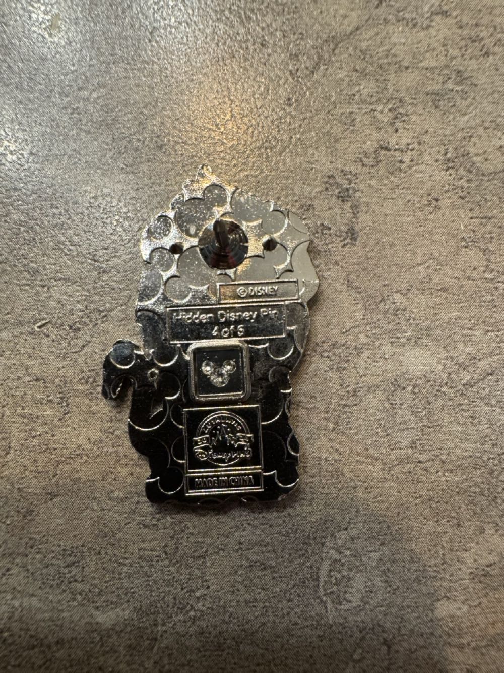 Disney Villians Hidden Mickey - Scar  pin collectible - Main Image 2