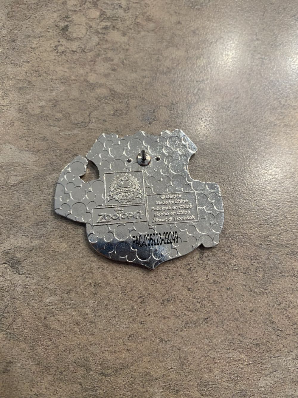 HKDL Zootopia Mystery Pin Set - Chief Bogo  pin collectible - Main Image 2